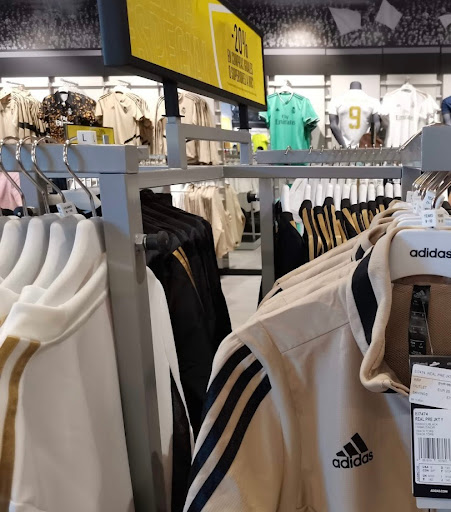 Adidas factory leganes calle on sale trueno