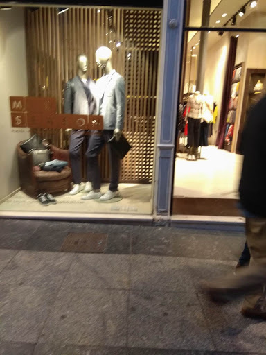 Tienda de ropa Adolfo Dominguez en Almería