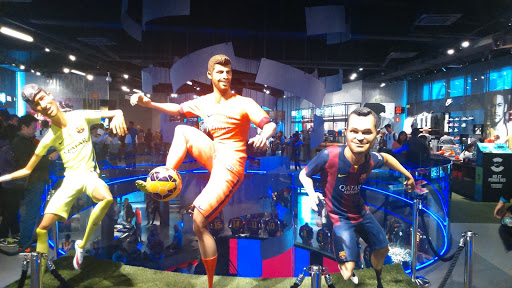 Tienda de ropa Barça Store Camp Nou en Barcelona