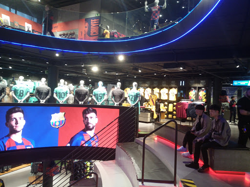 Tienda de ropa Barça Store Camp Nou en Barcelona