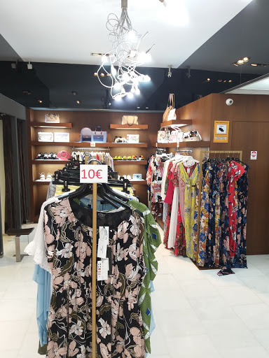 Tienda de ropa CALIENTE MURCIA Tienda de Moda últimas tendencias en ropa, bolsos, accesorios y zapatos de primeras marcas en Murcia