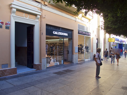 Calzedonia - Tienda de ropa en Almería Tienda de ropa Calzedonia Almería