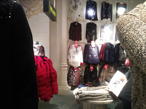 Tienda de ropa Desigual en Granada