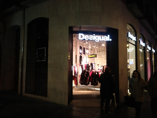 Tienda de ropa Desigual en Granada