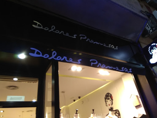 Tienda de ropa de mujer Dolores Promesas en Almería