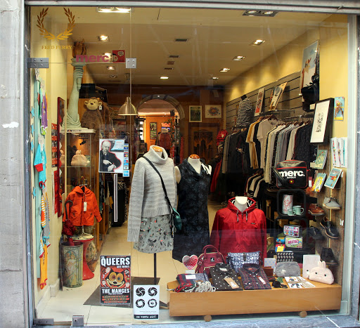 Hierbas circulación Libro Guinness de récord mundial Las mejores tiendas de ropa de Oviedo