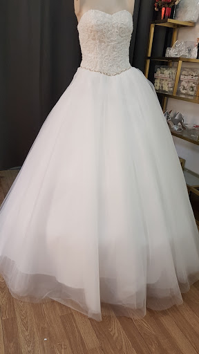 Elegance Novias