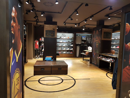 Tienda de ropa Foot Locker en Barcelona