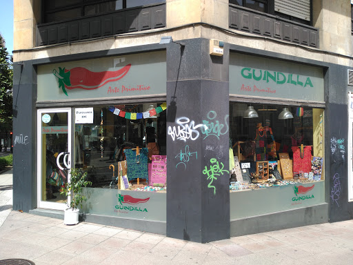 Guindilla - Arte primitivo - Tienda de ropa en Oviedo Tienda de ropa Guindilla - Arte primitivo Oviedo