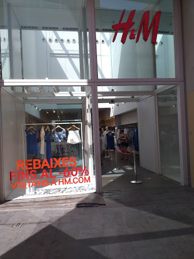 Tienda de ropa H&M en Badalona