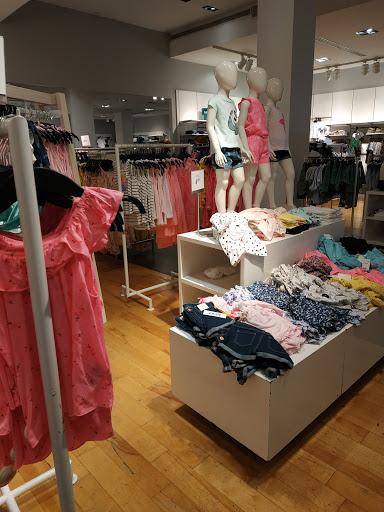 H&M