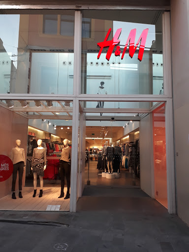 Tienda de ropa H&M en Badalona