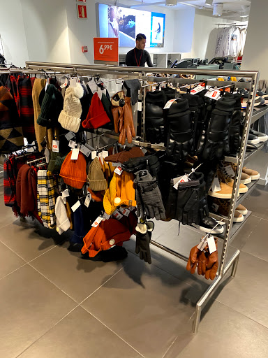 H&M