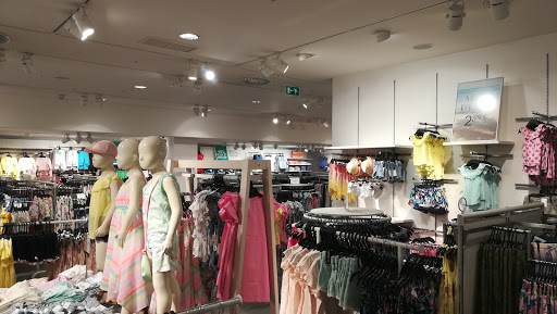 H&M