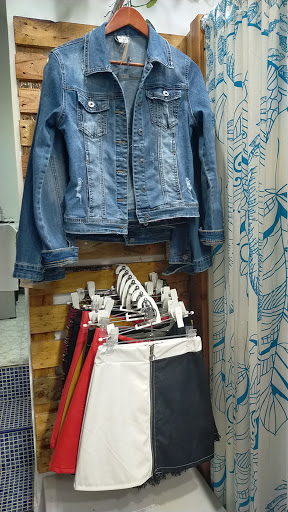 Tienda de ropa La Hormiga Hippie en Badajoz