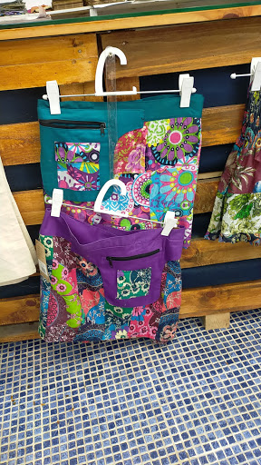 Tienda de ropa La Hormiga Hippie en Badajoz