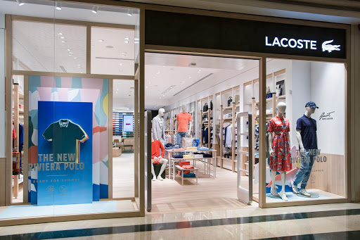 tienda de ropa lacoste
