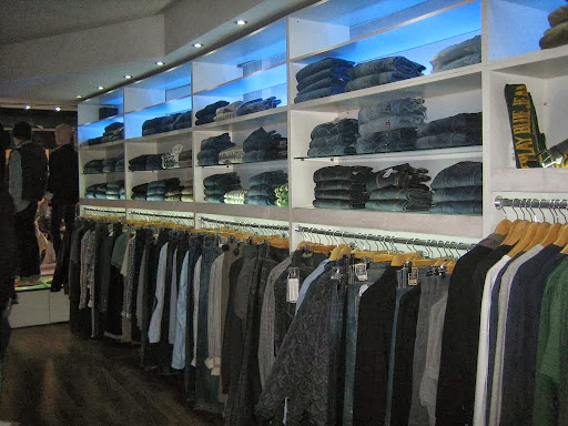 Llull`s Jeans & Moda