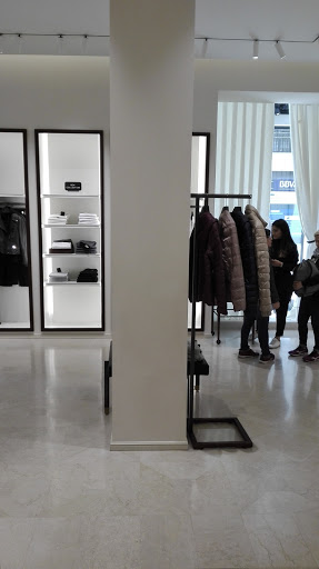 Tienda de ropa Massimo Dutti en Málaga