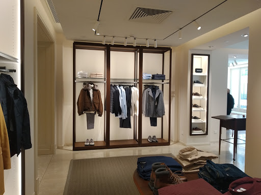 Tienda de ropa Massimo Dutti en Málaga
