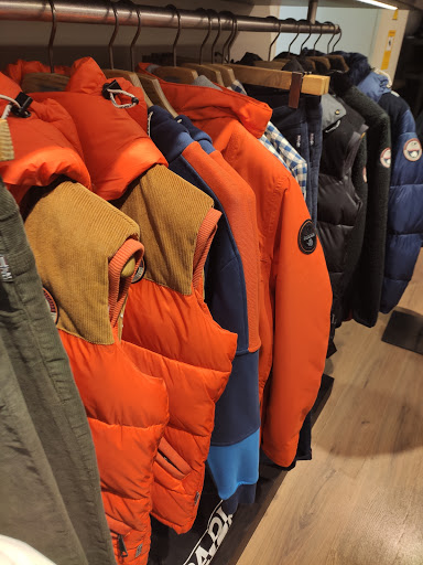 Tienda de ropa Napapijri Granada en Granada