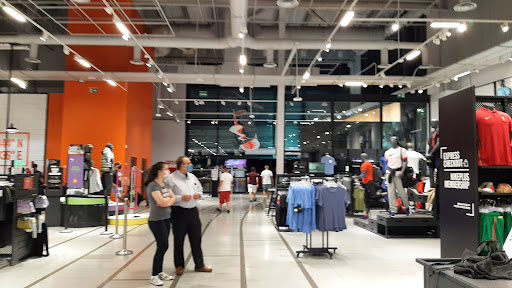 roca village nike factory