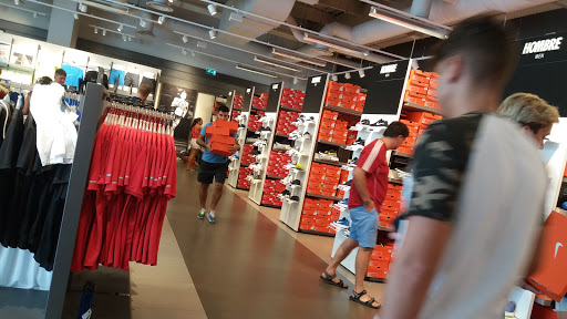 siete y media Decisión Elevado Nike Factory Store Jerez | Jerez de la Frontera ▷ Opiniones 2022