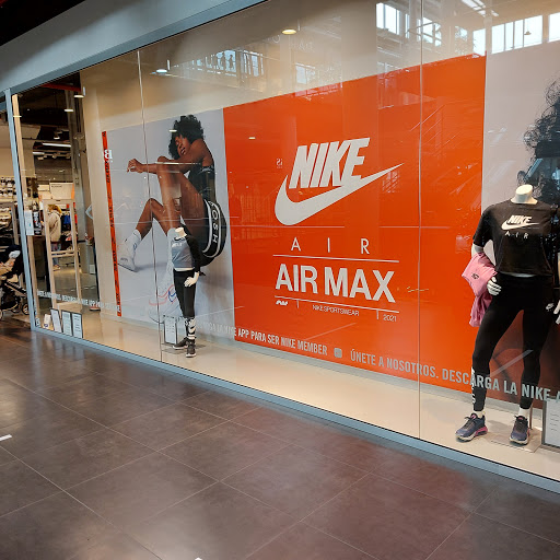 acero Cuadrante versus Nike Factory Store Tui | Tui ▷ Opiniones 2023