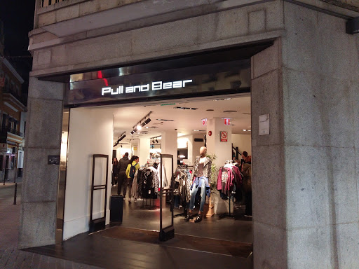 Pull&Bear - Tienda de accesorios de moda en Badajoz Tienda de accesorios de moda Pull&Bear Badajoz
