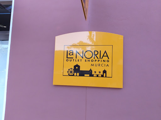 Tienda de ropa Purificación García en Murcia