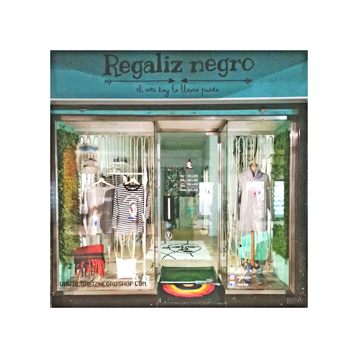 Regaliz negro - Tienda de ropa en Oviedo Tienda de ropa Regaliz negro Oviedo