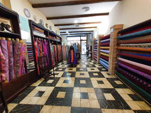 Tienda de ropa San Jorge Indumentaria Regional Zaragoza en Zaragoza