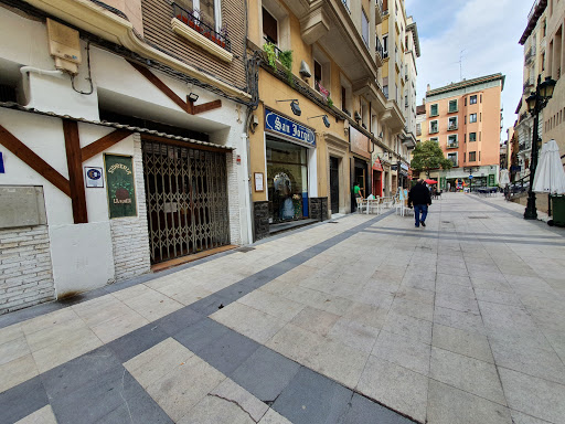 Tienda de ropa San Jorge Indumentaria Regional Zaragoza en Zaragoza