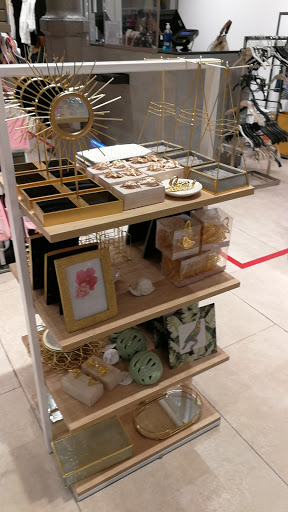 Tienda de ropa Sfera en Granada