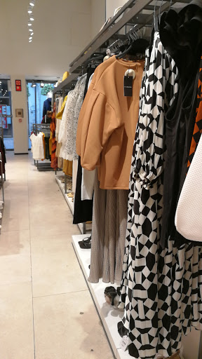Tienda de ropa Sfera en Granada