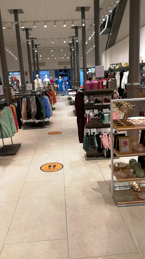 Tienda de ropa Sfera en Granada