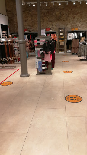 Tienda de ropa Sfera en Granada