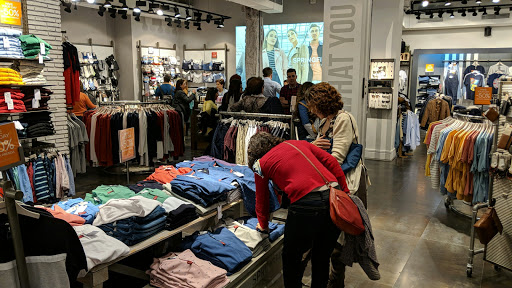 Tienda de ropa Springfield Man & Woman en Granada