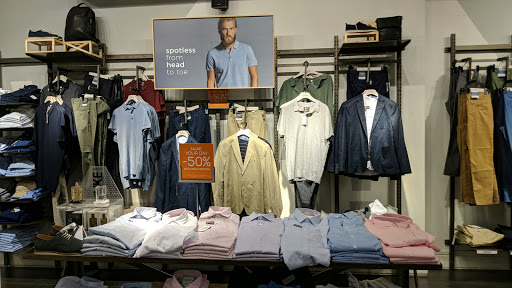 Tienda de ropa Springfield Man & Woman en Granada