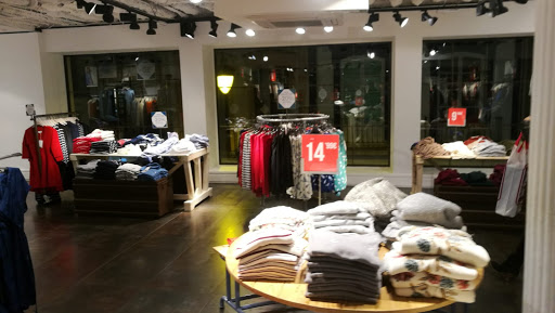 Tienda de ropa Springfield Man & Woman en Granada