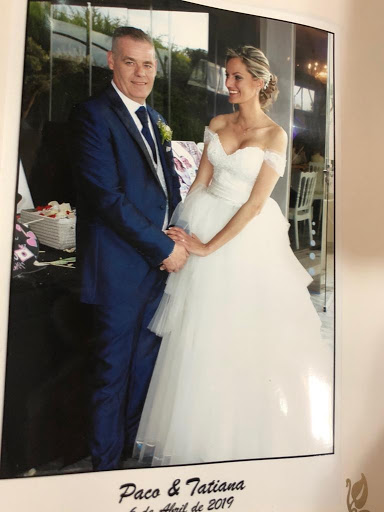 Tienda de vestidos de novia Tony's en Elche