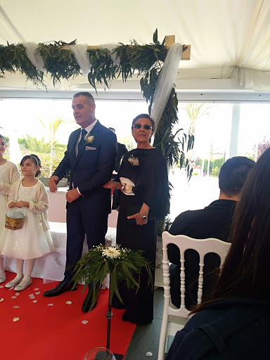 Tienda de vestidos de novia Tony's en Elche