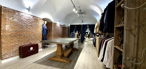 Tienda de alta costura Trajes y camisas a medida en Madrid