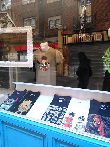 Tienda de ropa Vallanime Camisetas en Valladolid
