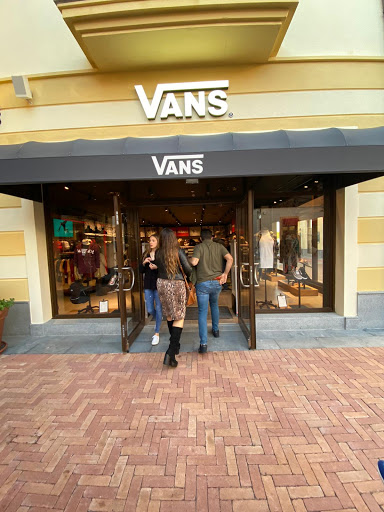 VANS Outlet Malaga Málaga ▷ Opiniones 2022