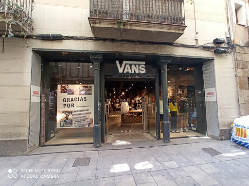 Tienda de ropa VANS Store Barcelona Portaferrissa en Barcelona