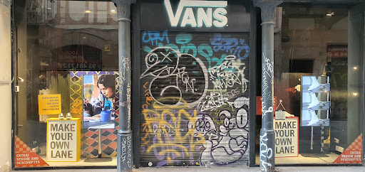 Tienda de ropa VANS Store Barcelona Portaferrissa en Barcelona